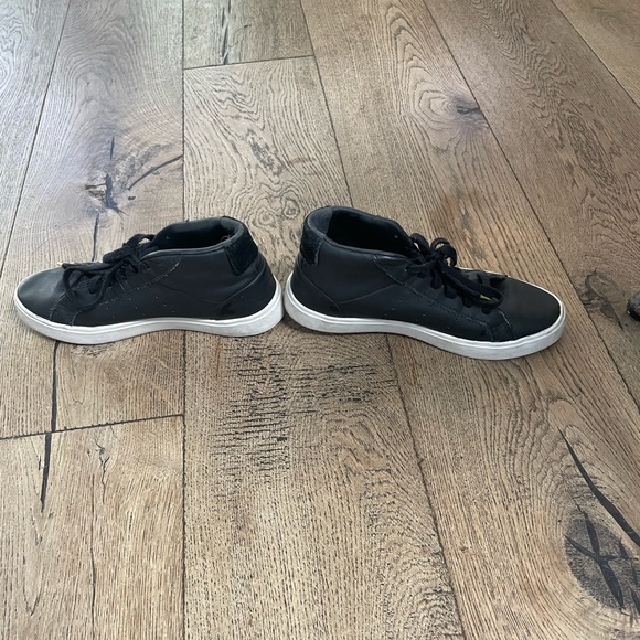 Adidas mid-high top.  Barely ever worn. - Picture 4 of 7